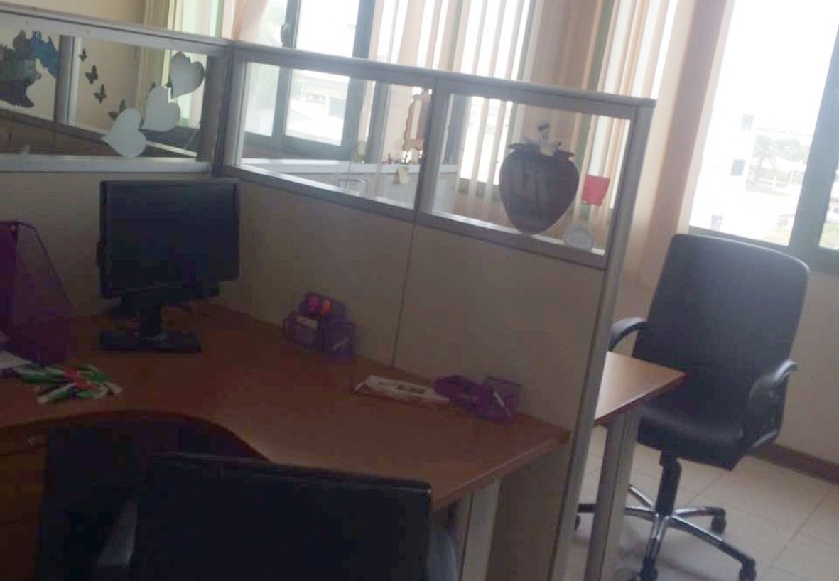 كاونترات الاستقبال بلا موظفات