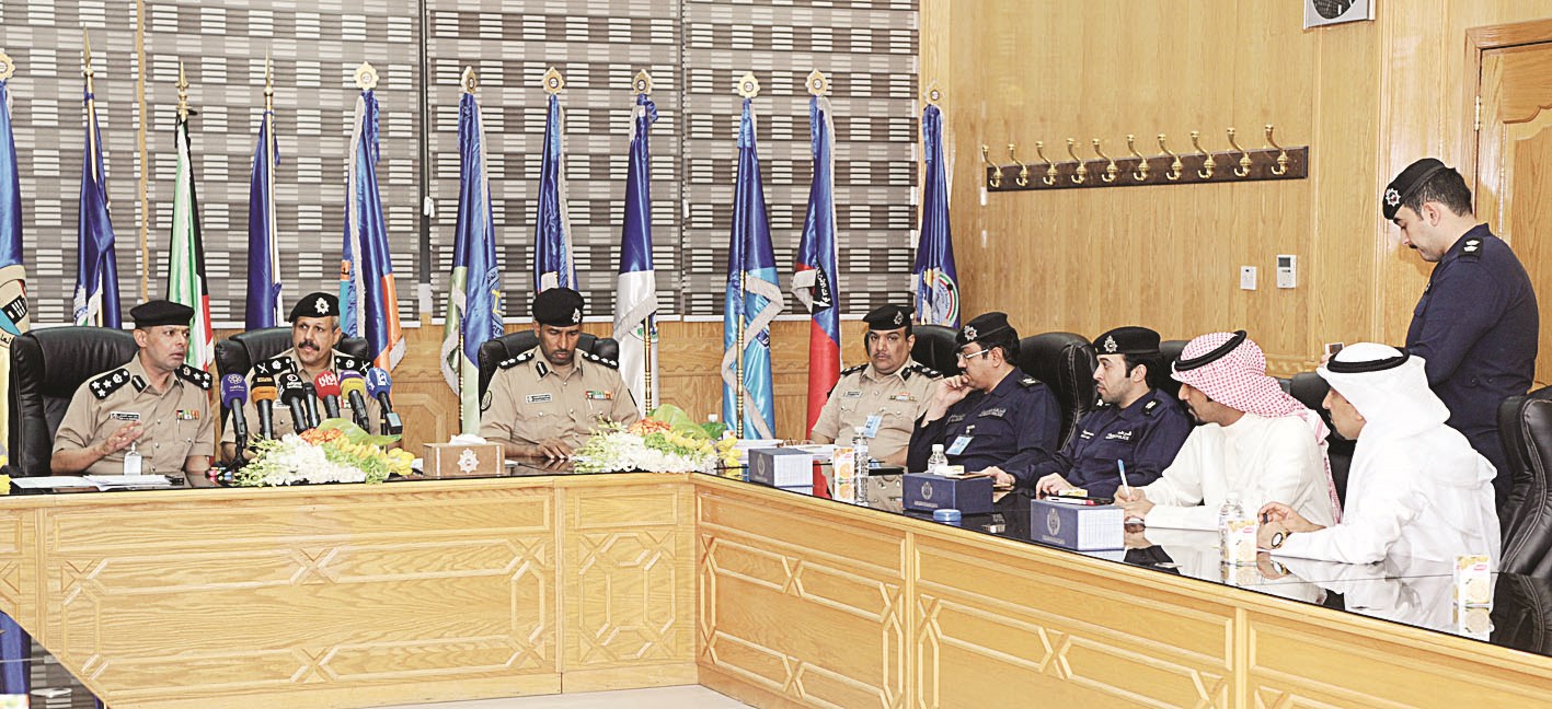 u062cu0627u0646u0628 u0645u0646 u0627u0644u0645u0624u062au0645u0631 u0627u0644u0635u062du0627u0641u064a (u062au0635u0648u064au0631 u0646u0627u064au0641 u0627u0644u0639u0642u0644u0629)