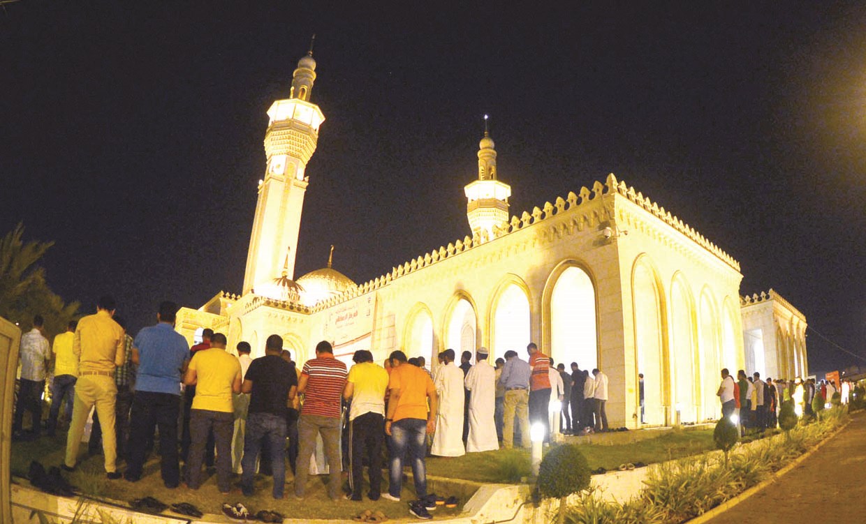 u0627u0644u0645u0635u0644u0648u0646 u0632u0627u062fu0648u0627 u0639u0646 u062du062f u0645u0627 u064au0633u062au0648u0639u0628u0647 u0627u0644u0645u0633u062cu062f u0641u064a u0623u0648u0644 u0623u064au0627u0645 u0631u0645u0636u0627u0646 b(u062au0635u0648u064au0631 u0645u0648u0633u0649 u0639u064au0627u0634)