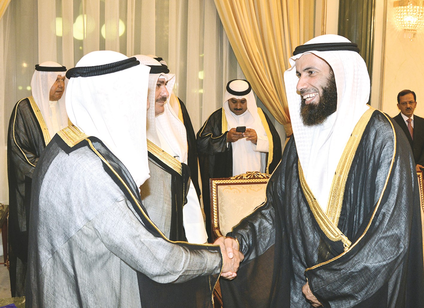 ... ويتلقى تهنئة نايف العجمي