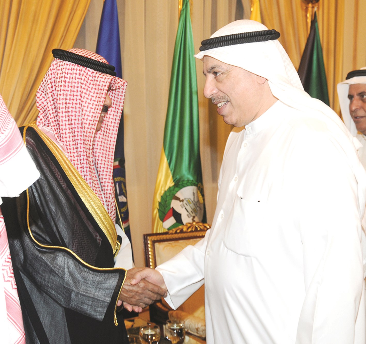 ولي العهد يتلقى تهنئة فيصل الشايع