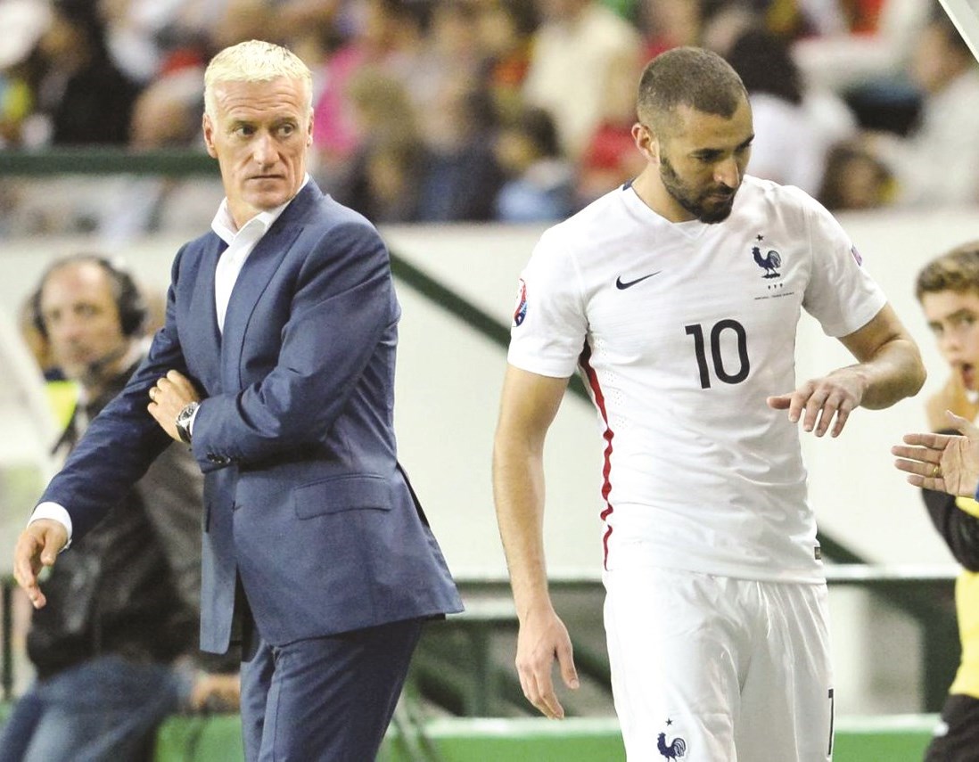 بنزيمة وديشان... كلٌ في طريق