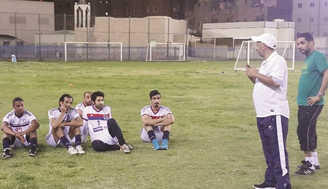 u0645u0647u0646u0627 u0648u0627u0644u0642u0628u0646u062fu064a u0641u064a u062du062fu064au062b u0645u0639 u0627u0644u0644u0627u0639u0628u064au0646 u0642u0628u0644 u0627u0644u062au062fu0631u064au0628