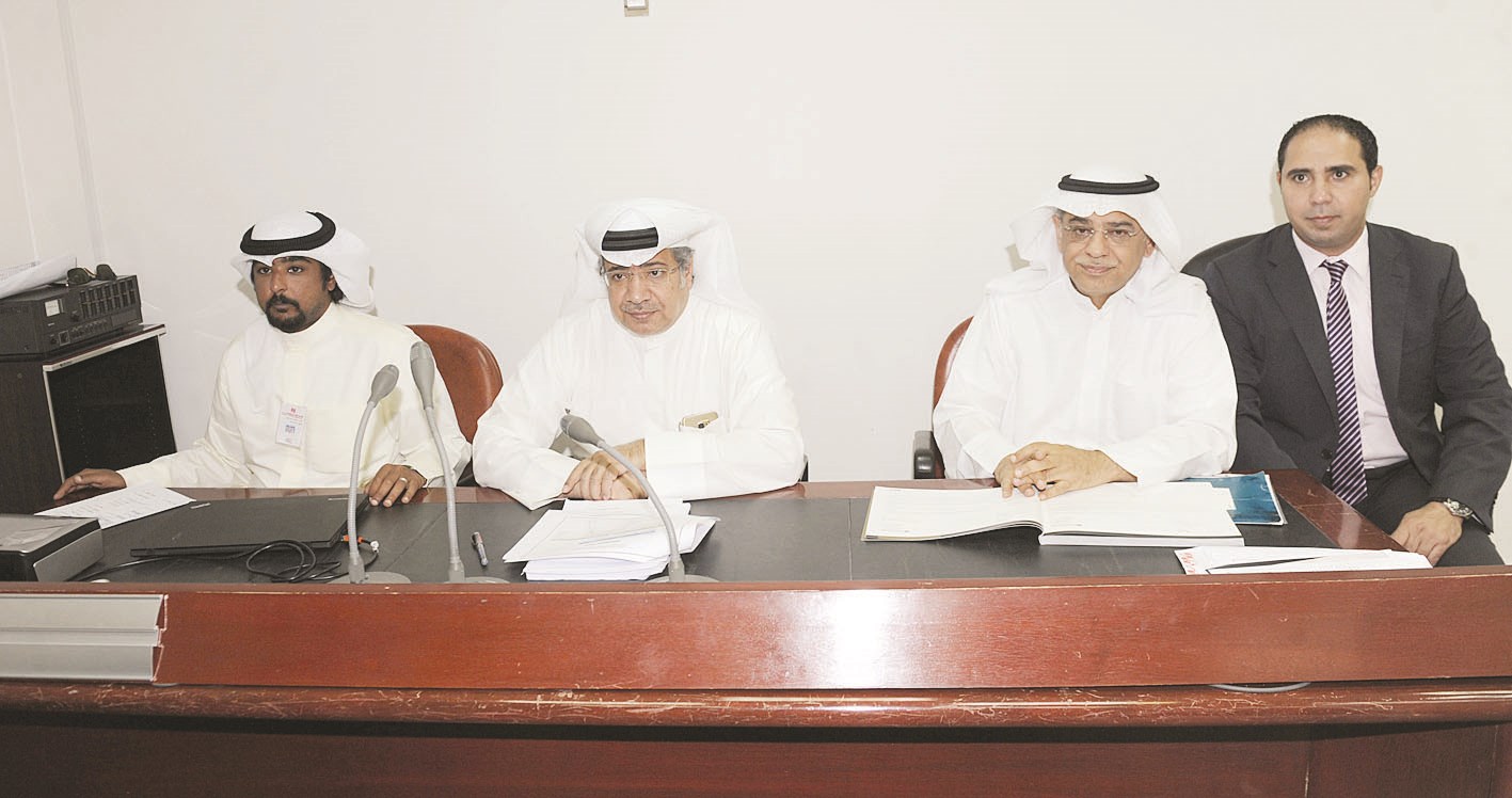 u0627u0644u0633u0644u0645u064a u0645u062au0631u0626u0633u0627u064b u0627u0644u0639u0645u0648u0645u064au0629 (u062au0635u0648u064au0631 u0643u0631u0645 u0630u064au0627u0628)