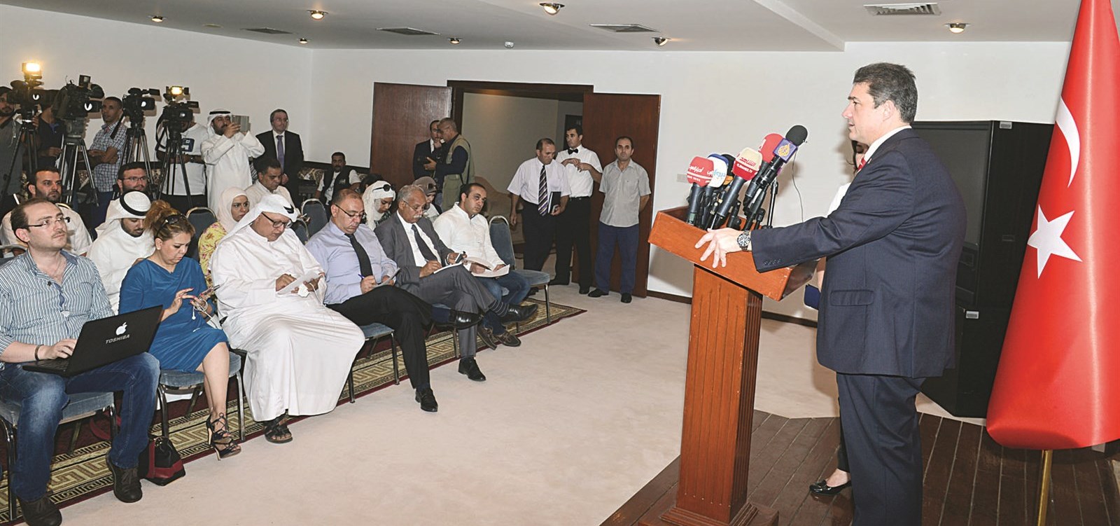 u0627u0644u0633u0641u064au0631 u0627u0644u062au0631u0643u064a u064au062au062du062fu062b u0641u064a u0627u0644u0645u0624u062au0645u0631 u0627u0644u0635u062du0627u0641u064a (u062au0635u0648u064au0631 u0645u0648u0633u0649 u0639u064au0627u0634)