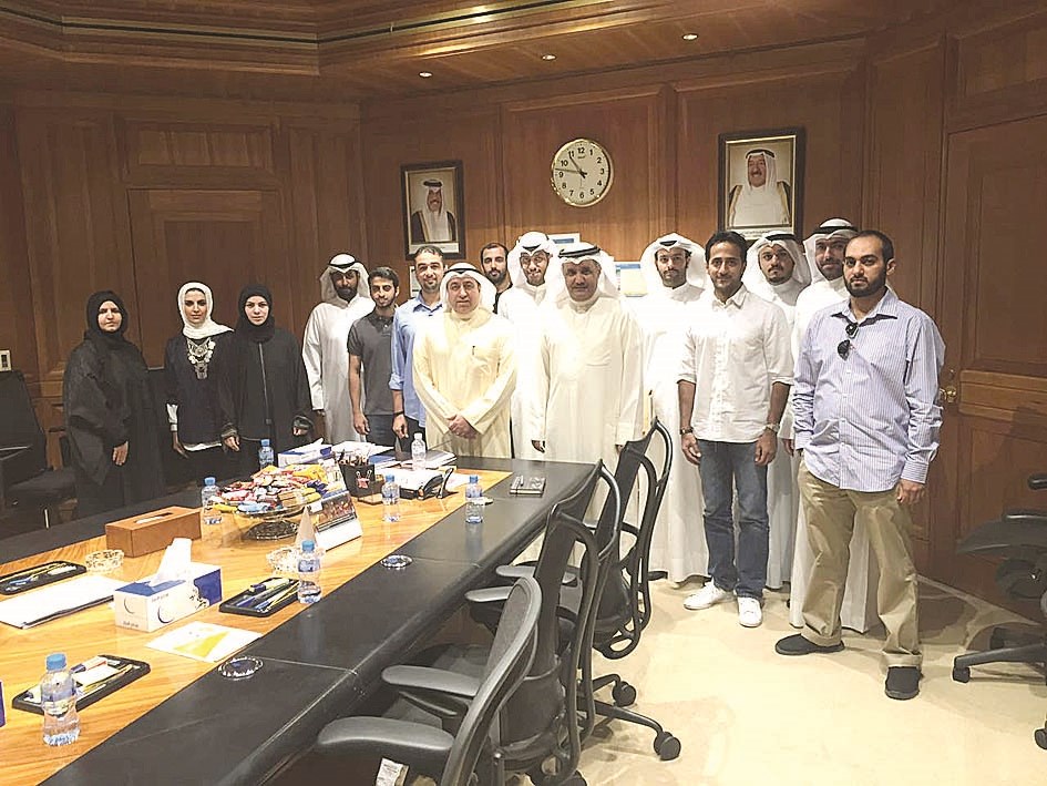 u0628u0648u0634u0647u0631u064a u0648u0627u0644u0645u0636u062du064a u064au062au0648u0633u0637u0627u0646 u0639u062fu062fu0627u064b u0645u0646 u0645u0647u0646u062fu0633u064a u0627u0644u0648u0632u0627u0631u0629