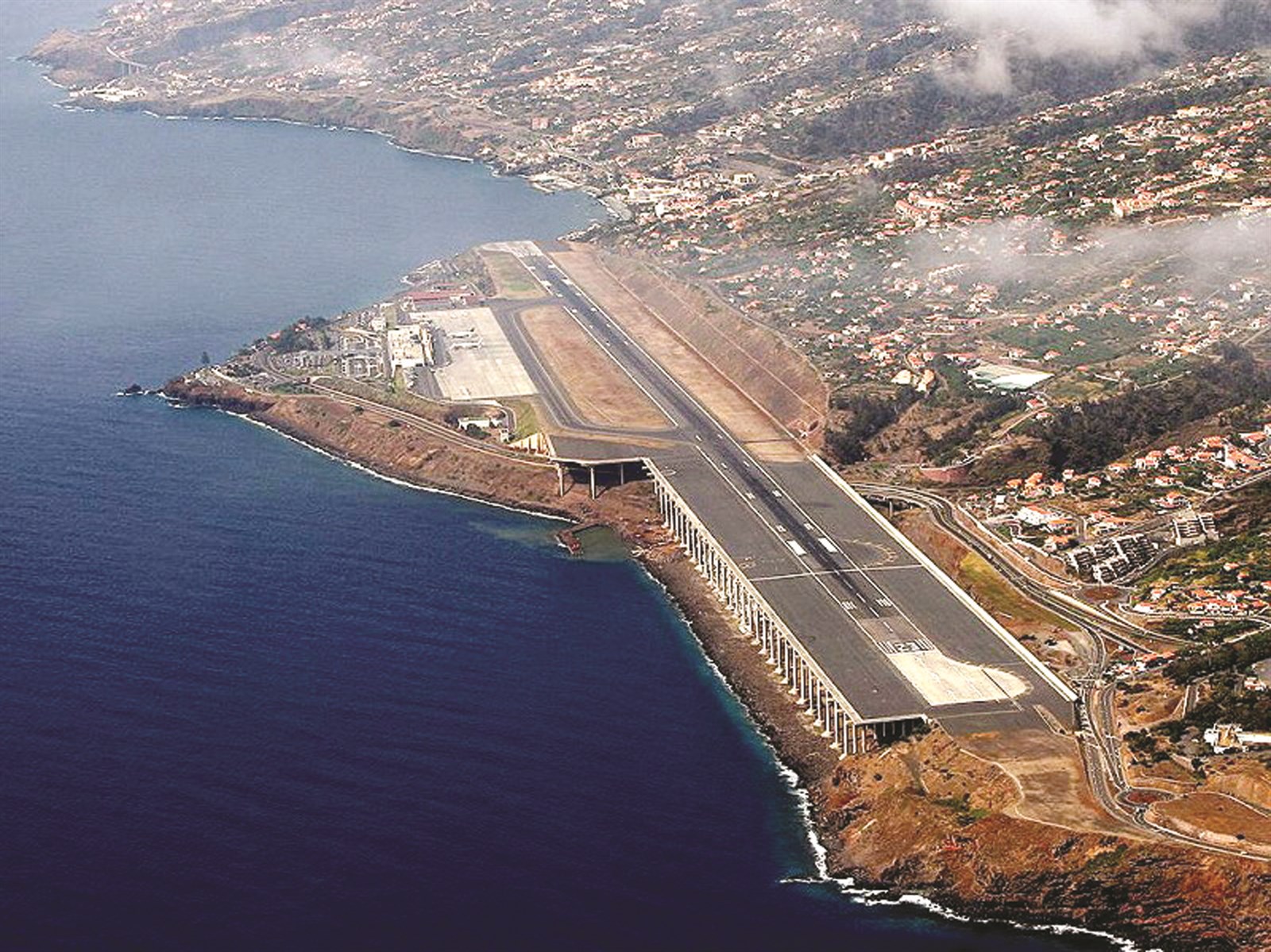 u0645u0637u0627u0631 u00abu0643u0631u064au0633u062au064au0627u0646u0648 u0631u0648u0646u0627u0644u062fu0648u00bb