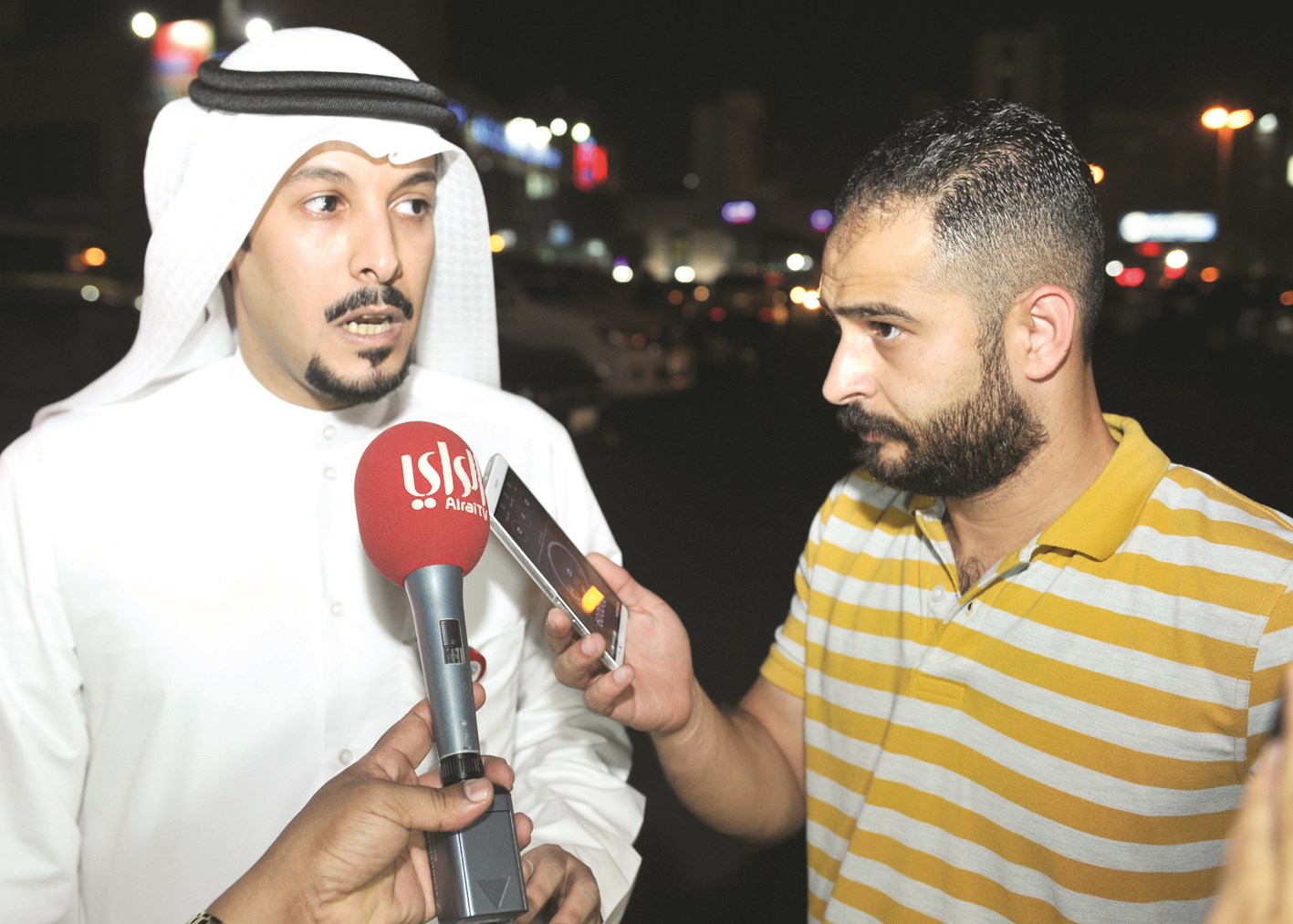 الظفيري متحدثاً للزميل محمد أنور