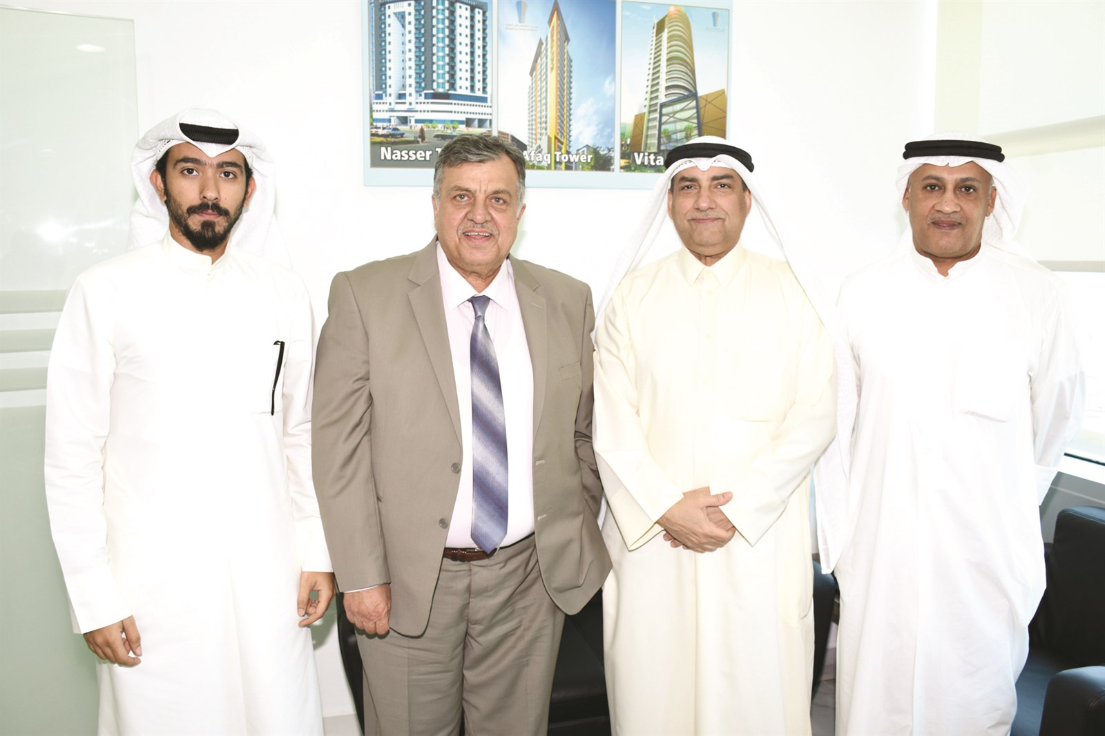 u0627u0644u062du0641u0627u0631 u0645u062au0648u0633u0651u0637u0627u064b u0645u062cu0645u0648u0639u0629 u0645u0646 u0627u0644u0639u0645u0644u0627u0621