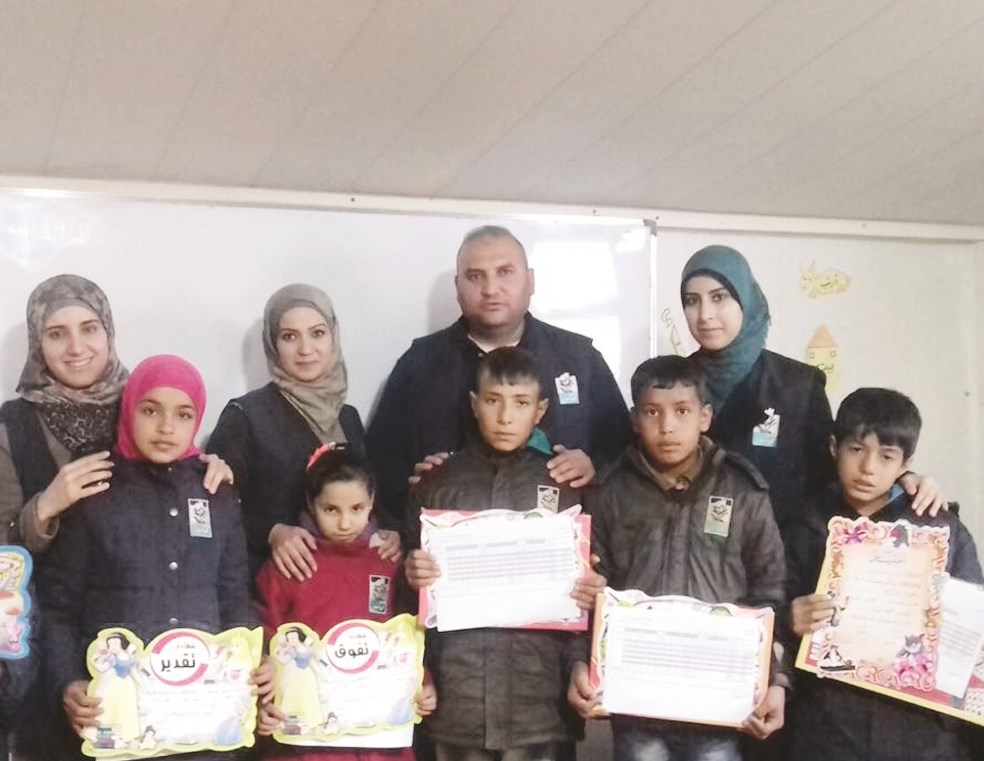 طلبة فائقون ومعلمون