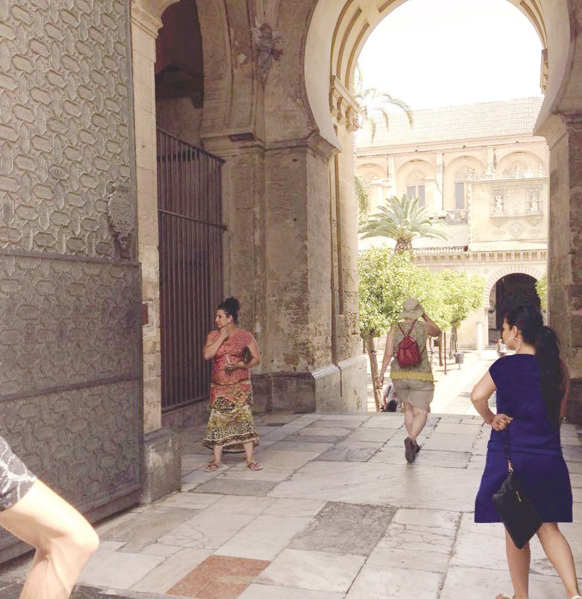 u0639u0631u0651u0627u0641u0627u062a u0639u0646u062f u0645u062fu062eu0644 u0645u0633u062cu062f u0627u0644u062eu0644u0627u0641u0629 u0641u064a u0642u0631u0637u0628u0629