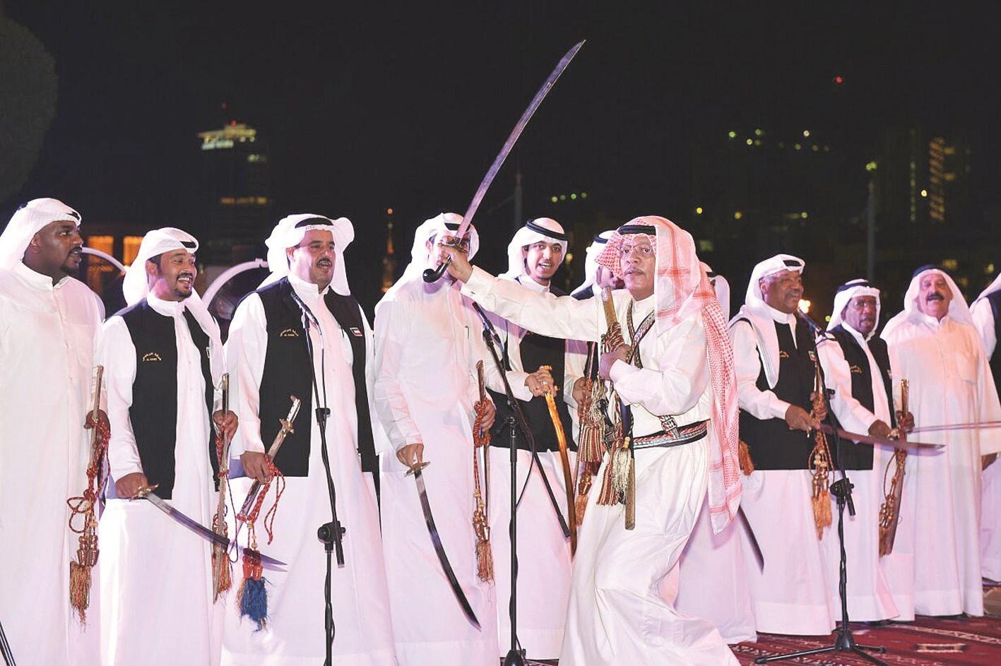 u00abu0627u0644u0631u0646u062fu064au00bb u0648u0633u064au0648u0641 u0627u0644u0641u062eu0631