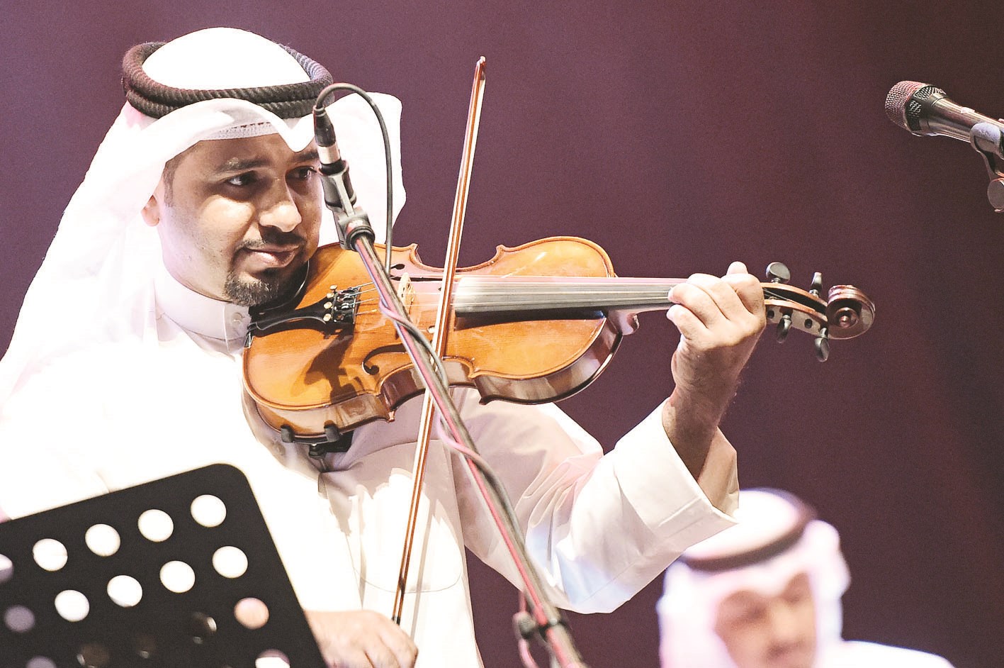 بدر بوغيث أمتع الجمهور بعزفه