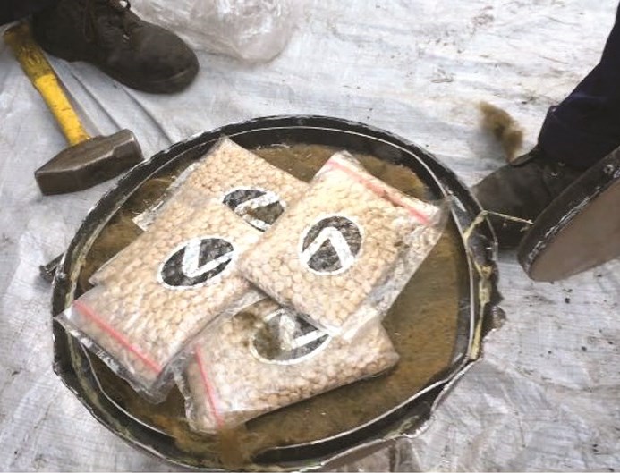 حبوب «كبتاغون» مخبأة في «الوكر»