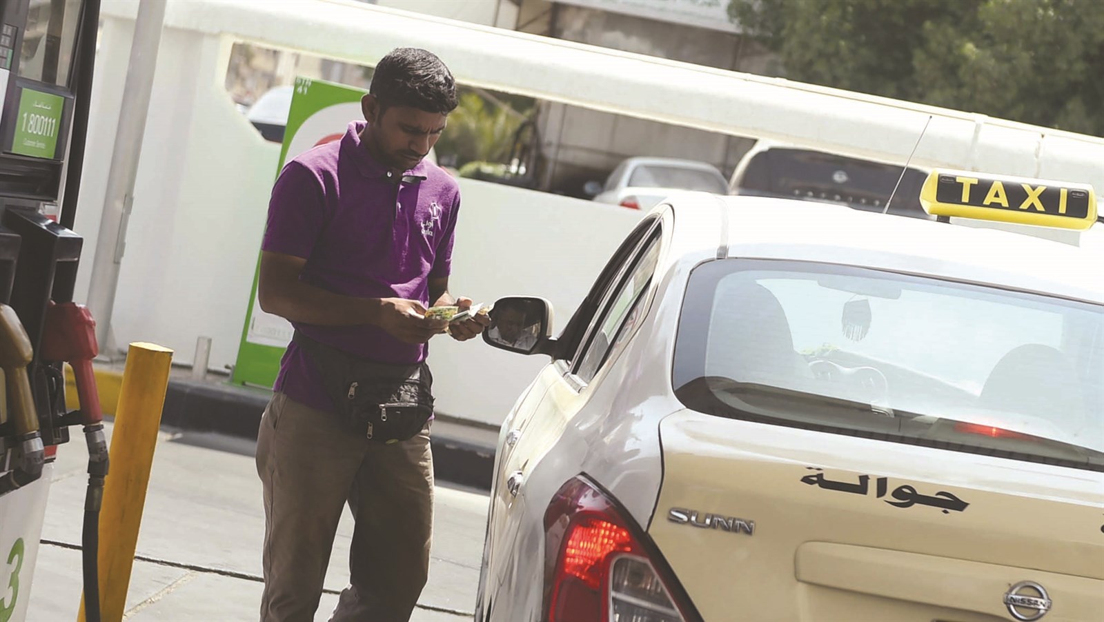 u0633u0627u0626u0642u0648 u0627u0644u062au0627u0643u0633u064a u062du0633u0645u0648u0627 u0623u0645u0631 u0627u0644u0632u064au0627u062fu0629! (u062au0635u0648u064au0631 u062cu0627u0633u0645 u0628u0627u0631u0648u0646)