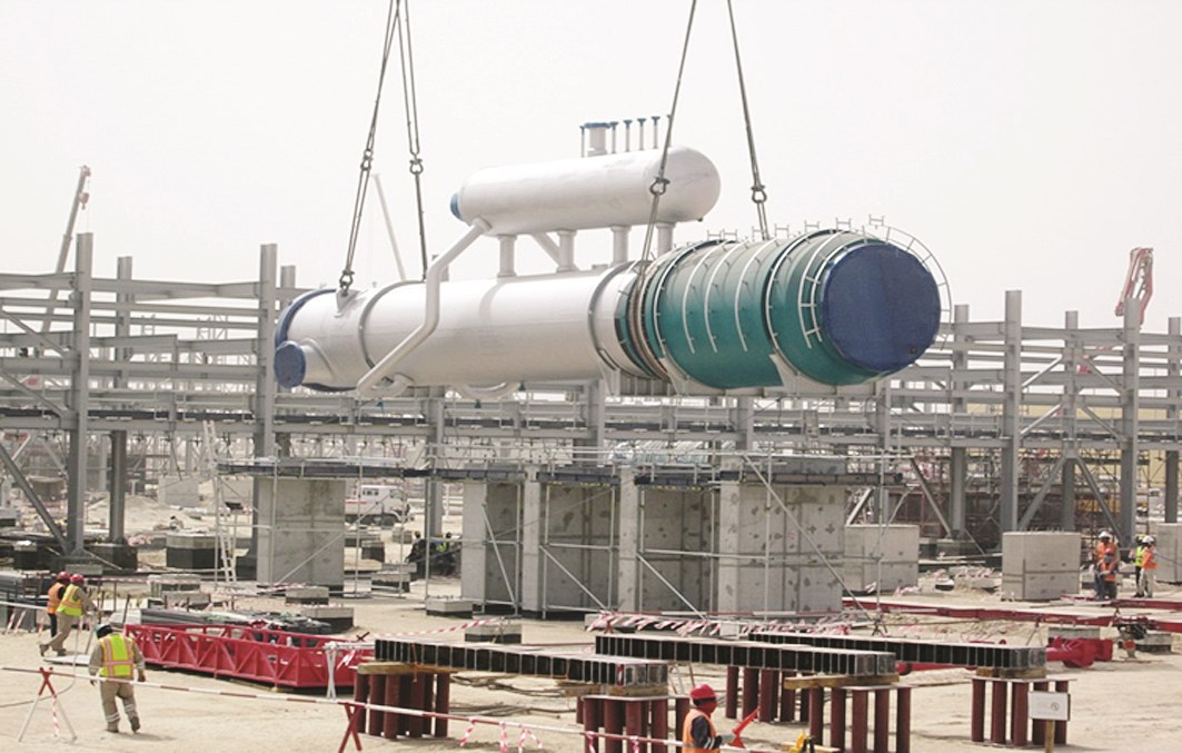 أحدى المعدات الثقيلة الخاصة بمشروع «الوقود البيئي»