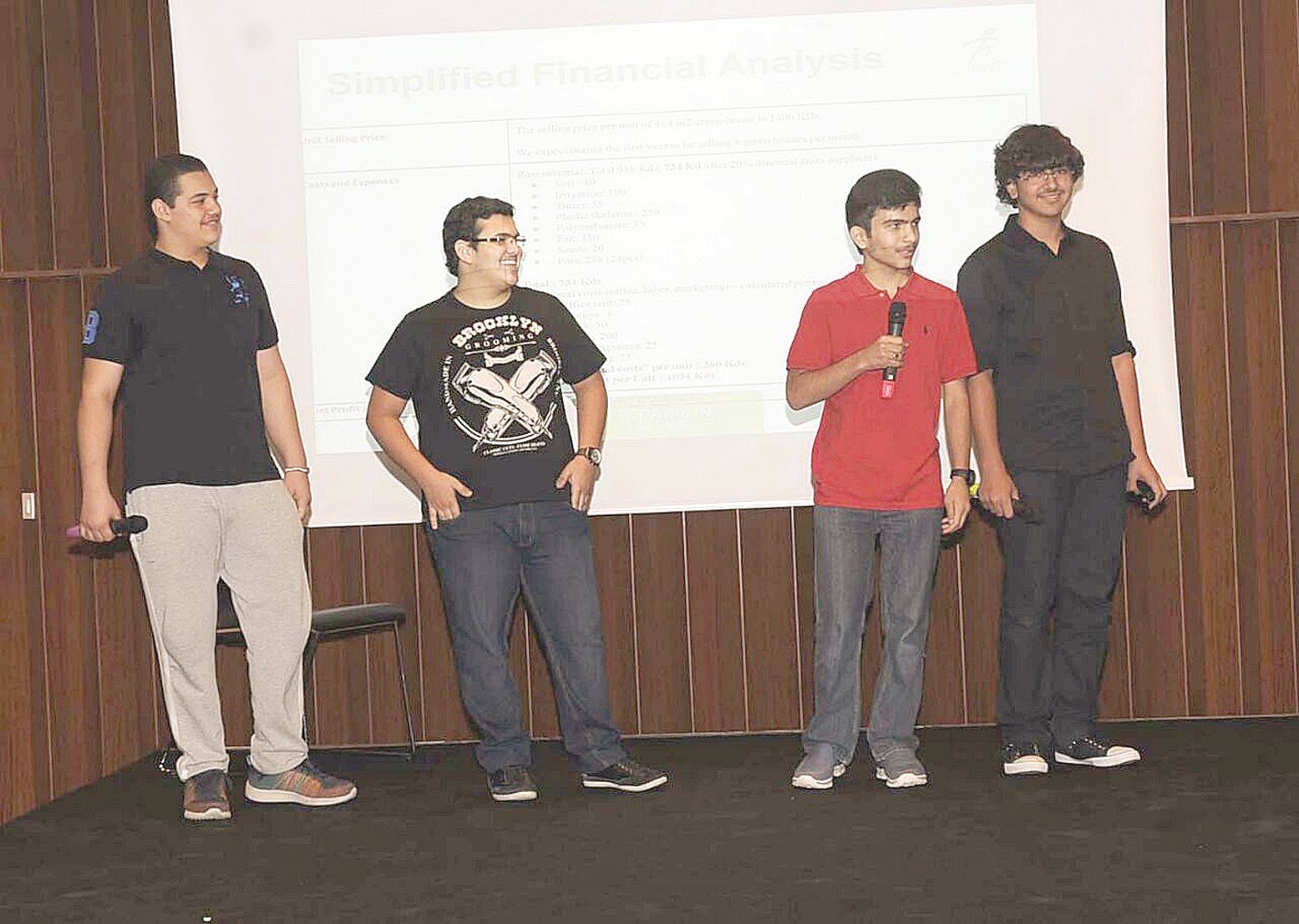 u0625u062du062fu0649 u0627u0644u0641u0631u0642 u0627u0644u0645u0634u0627u0631u0643u0629 u0641u064a u0627u0644u0628u0631u0646u0627u0645u062c   (u062au0635u0648u064au0631 u062cu0644u0627u0644 u0645u0639u0648u0636)