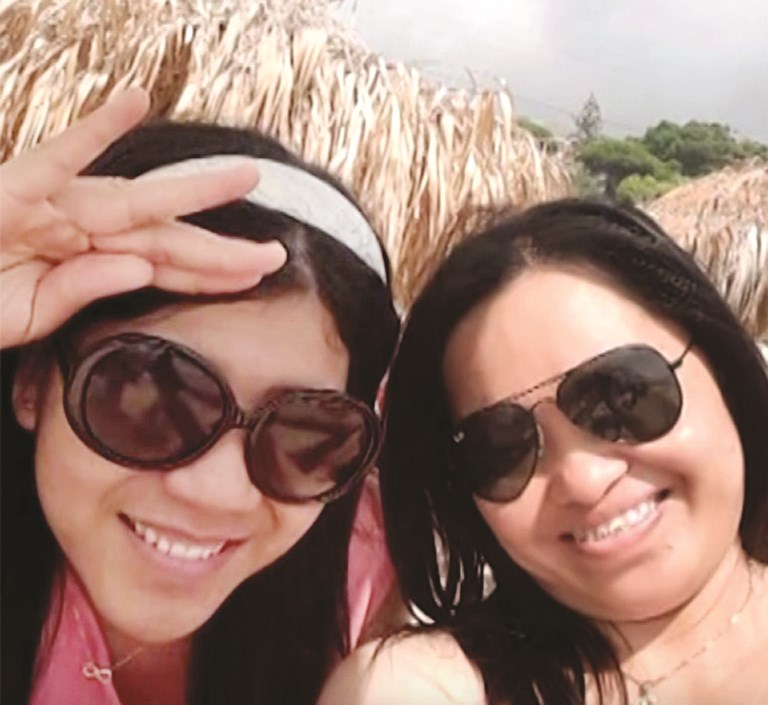 ... وسيلفي على أحد الشواطئ