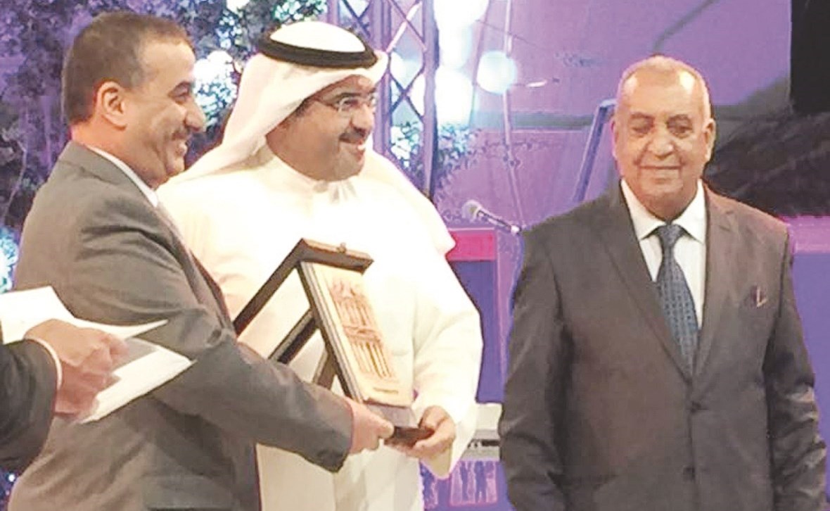 u0633u0639u062f u0627u0644u0641u0646u062fu064a u064au062au0633u0644u0645 u0627u0644u062cu0627u0626u0632u0629 u0627u0644u0630u0647u0628u064au0629