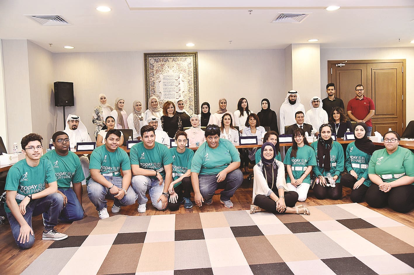 u0627u0644u0628u0642u0634u064a u0648u0645u0645u062bu0644u0648 u0627u0644u062cu0647u0627u062a u0627u0644u0631u0627u0639u064au0629 u0645u0639 u0627u0644u0637u0644u0628u0629 (u062au0635u0648u064au0631 u0646u0648u0631 u0647u0646u062fu0627u0648u064a)