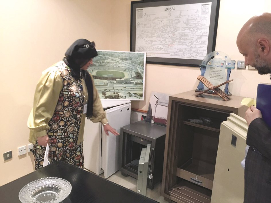 u0633u0639u0627u062f u062du0627u0643u0645 u062au062au0633u0644u0645 u0627u0644u062eu0632u0627u0626u0646 u0641u064a u0627u0644u0644u062cu0646u0629 u0627u0644u0623u0648u0644u0645u0628u064au0629