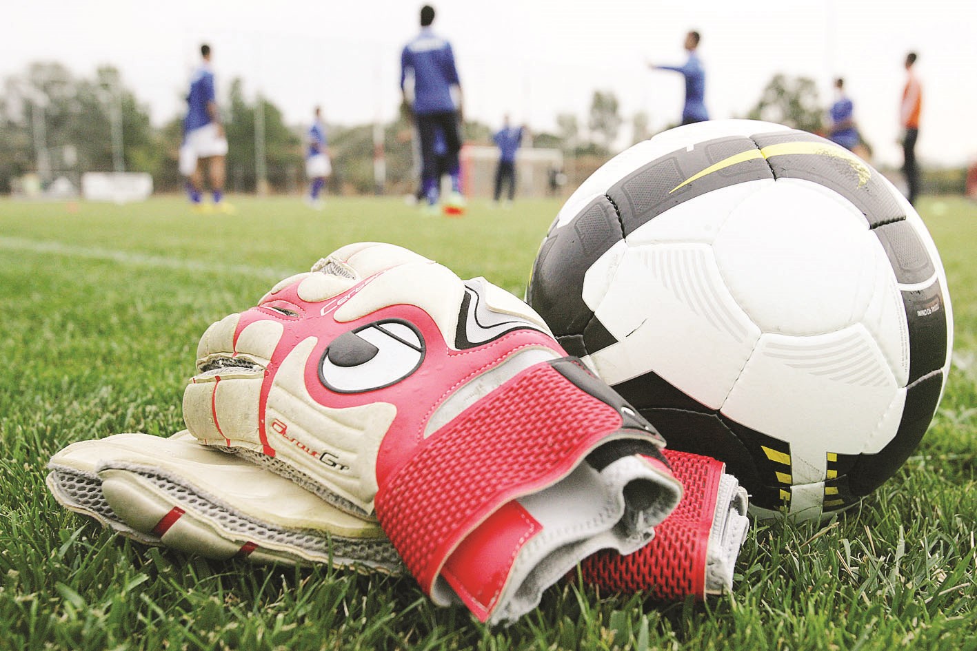 u0645u0639u0633u0643u0631u0627u062a u0627u0644u0623u0646u062fu064au0629... u0628u0644u0627 u0645u0628u0627u0631u064au0627u062a            (u0627u0644u0623u0632u0631u0642 u062fu0648u062a u0643u0648u0645)