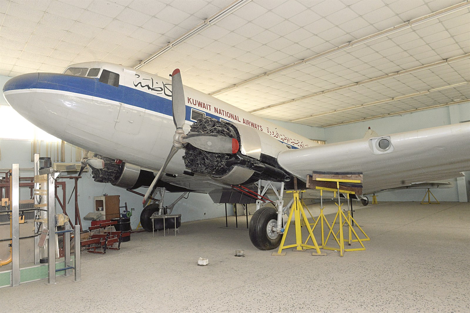 أول طائرة في الكويت