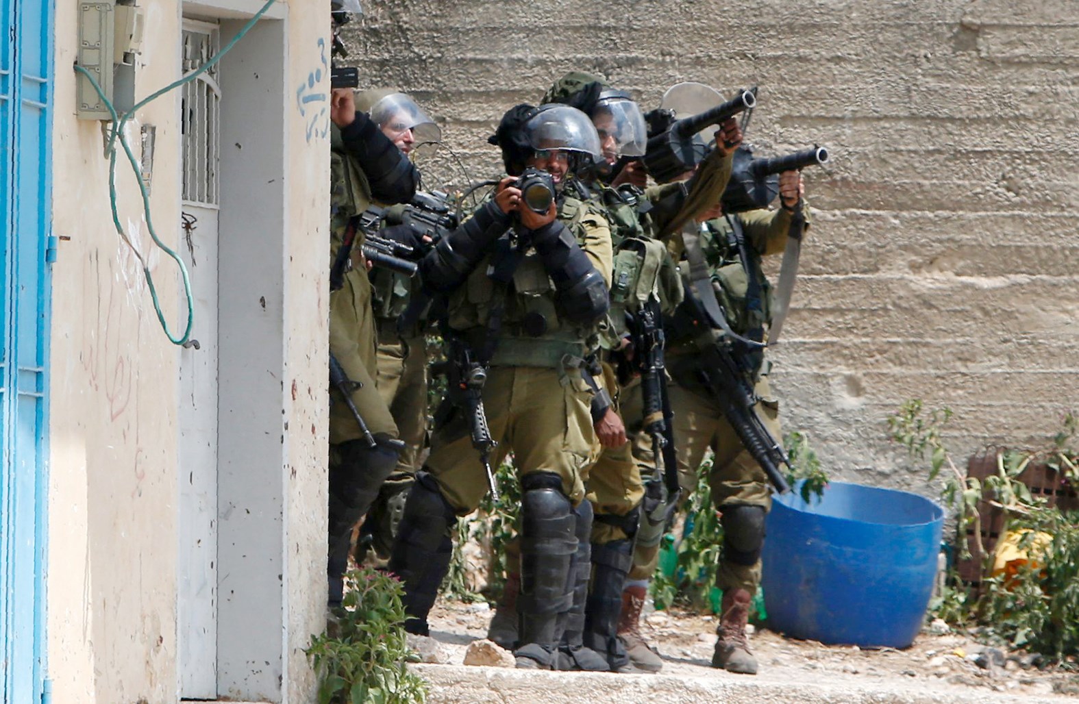 u062cu0646u0648u062f u0627u0633u0631u0627u0626u064au0644u064au0648u0646 u064au0633u062au0639u062fu0648u0646 u0644u0627u0637u0644u0627u0642 u0627u0644u063au0627u0632 u0627u0644u0645u0633u064au0644 u0644u0644u062fu0645u0648u0639 u0639u0644u0649 u0645u062du062au062cu064au0646 u0641u0644u0633u0637u064au0646u064au064au0646 u0642u0631u0628 u0646u0627u0628u0644u0633   (u0627 u0641 u0628)