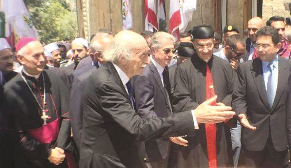 u062cu0646u0628u0644u0627u0637 u0645u0631u062du0628u0627u064b u0628u0627u0644u0631u0627u0639u064a u0623u0645u0633... u0648u0628u064au0646u0647u0645u0627 u0623u0645u064au0646 u0627u0644u062cu0645u064au0644