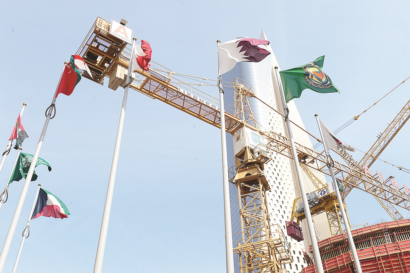 u0645u0646 u064au0644u062au0641u062a u0625u0644u0649 u0645u0639u0627u0646u0627u0629 u0627u0644u0645u0642u0627u0648u0644u064au0646u061f (u062au0635u0648u064au0631 u0623u0633u0639u062f u0639u0628u062fu0627u0644u0644u0647)