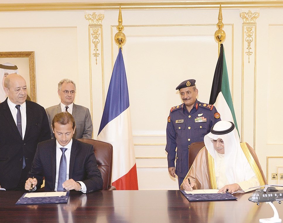 الجراح ولودريان يوقعان العقد