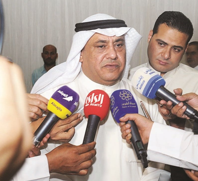 u0627u0644u0645u0637u064au0631u064a u0645u062au062du062fu062bu0627u064b u0644u0644u0635u062du0627u0641u064au064au0646 (u062au0635u0648u064au0631 u0632u0643u0631u064au0627 u0639u0637u064au0629)