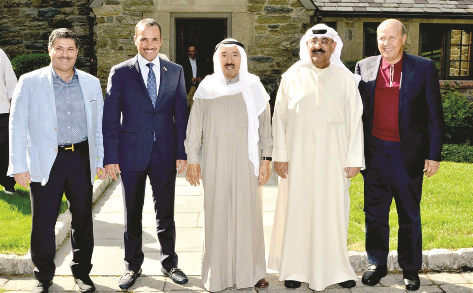 صاحب السمو متوسطاً الغانم ومشعل الأحمد وأحمد الفهد وخالد العبدالله