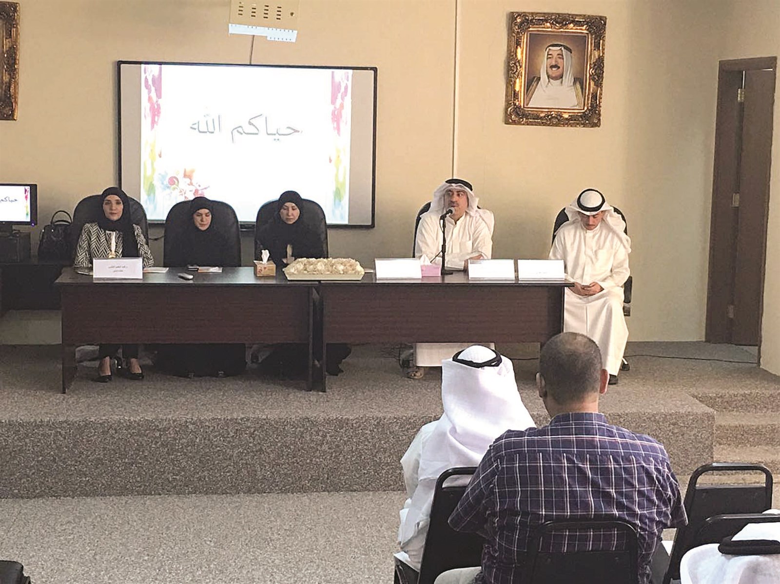 الغيث متوسطاً المتحدثين في الدورة التدريبية لمعلمي الجهراء