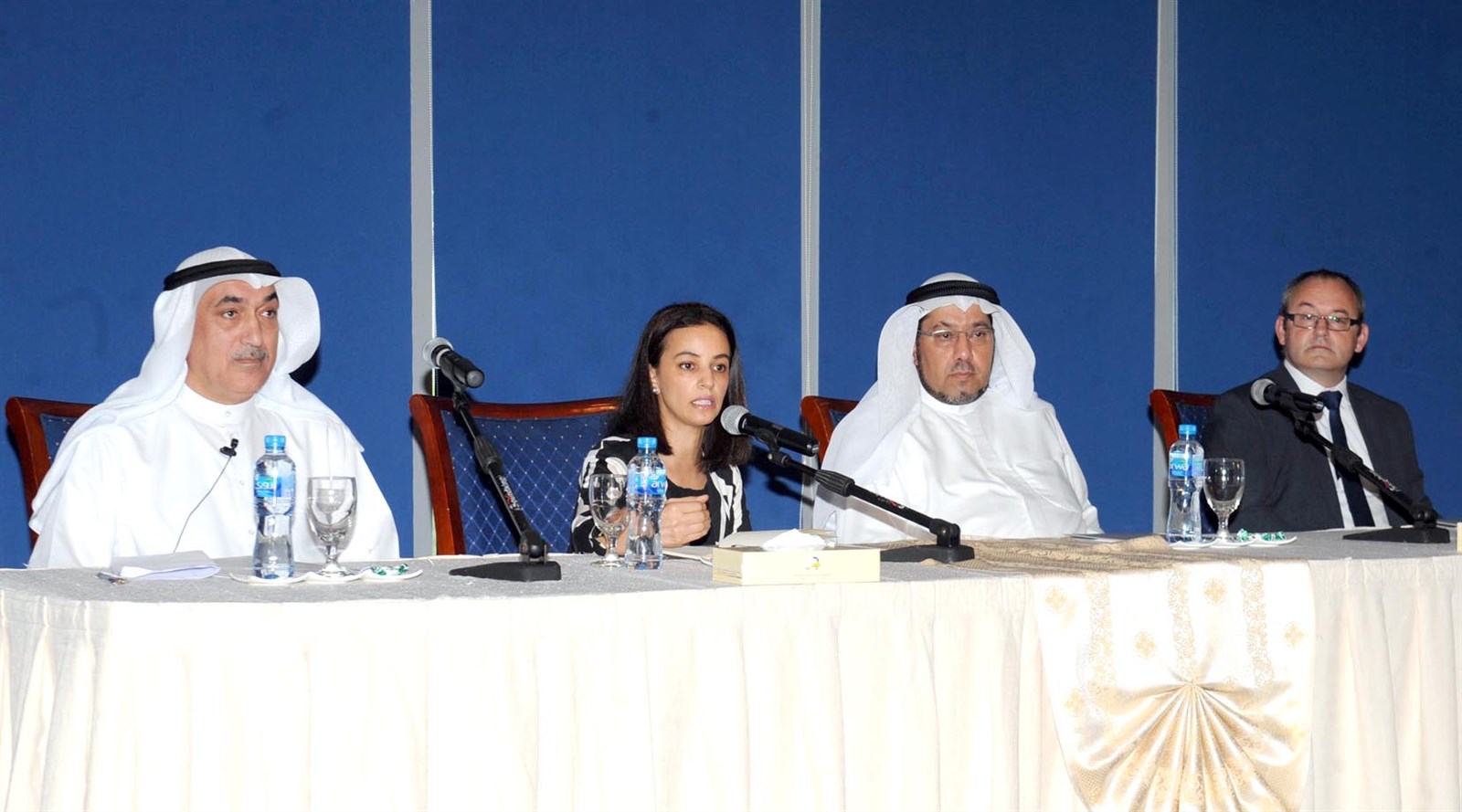 u0627u0644u0645u062au062du062fu062bu0648u0646 u0641u064a u0627u0644u0645u0624u062au0645u0631 u0627u0644u0635u062du0627u0641u064a (u062au0635u0648u064au0631 u0643u0631u0645 u0630u064au0627u0628)