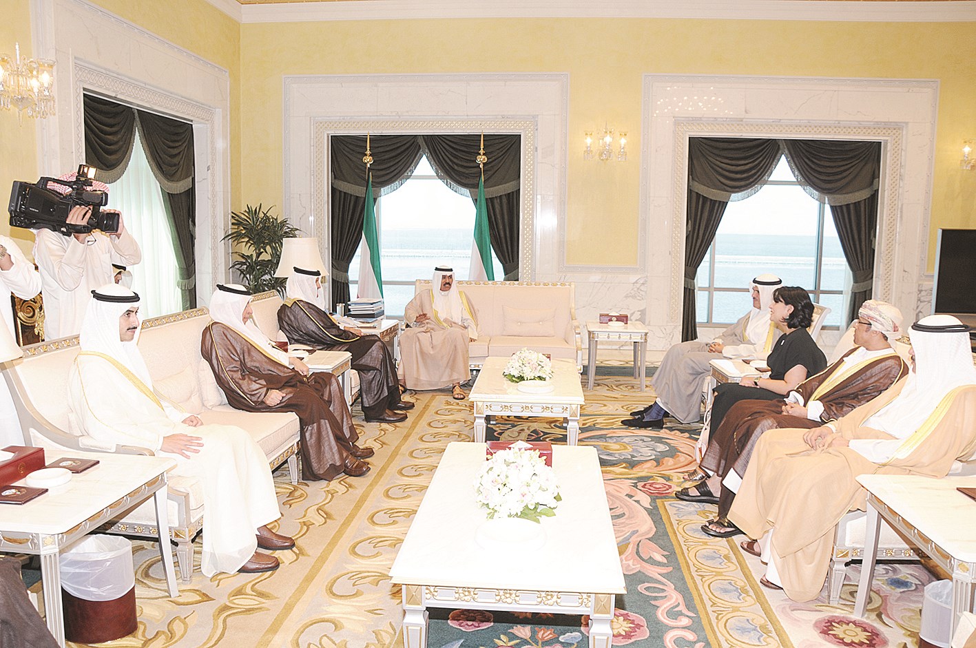 u0646u0627u0626u0628 u0627u0644u0623u0645u064au0631 u0645u0633u062au0642u0628u0644u0627u064b u0628u062du0636u0648u0631 u0627u0644u062du0645u0648u062f u0633u0644u0637u0627u0646 u0628u0646 u0633u0644u0645u0627u0646 u0648u062eu0627u0644u062f u0627u0644u063au0633u0627u0646u064a u0648u0647u0644u0627 u0628u0646u062a u0645u062du0645u062f u0648u0639u0644u064a u0627u0644u064au0648u062du0629