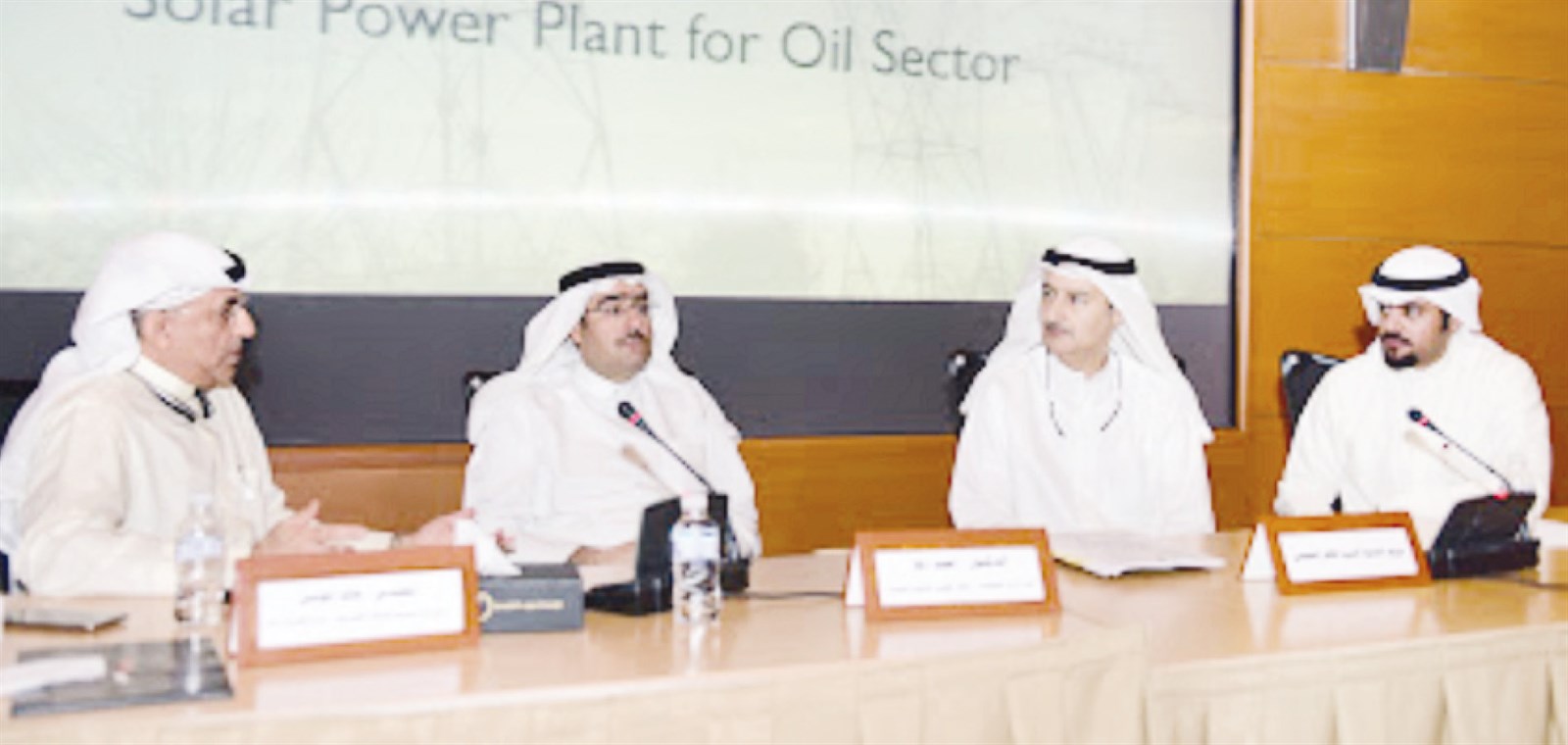 u0627u0644u0645u0644u0627 u0648u0627u0644u0645u0648u0633u0649 u0648u0627u0644u0635u0627u064au063a u062eu0644u0627u0644 u0627u0644u0646u062fu0648u0629 (u062au0635u0648u064au0631 u0632u0643u0631u064au0627 u0639u0637u064au0629)