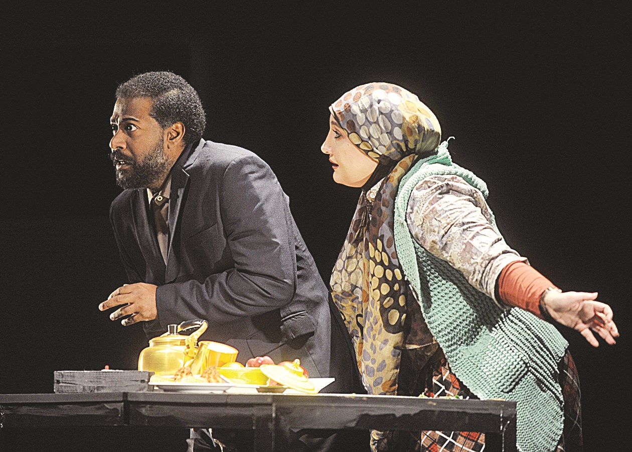 u0633u0645u0627u062d u0648u0641u064au0635u0644 u0627u0644u0639u0645u064au0631u064a u0641u064a u0645u0634u0647u062f u0645u0646 u0627u0644u0639u0631u0636   (u062au0635u0648u064au0631 u0633u0639u062f u0647u0646u062fu0627u0648u064a)