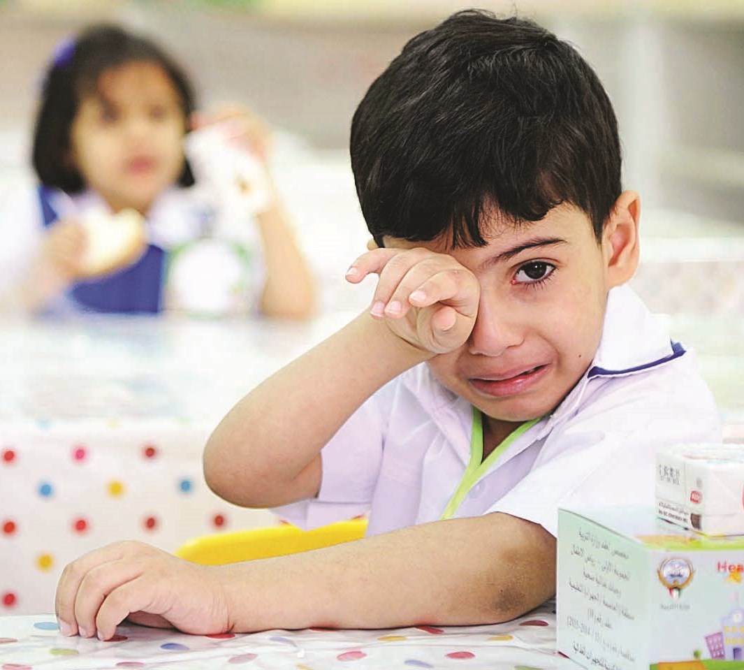 u0637u0641u0644 u064au0628u0643u064a u0641u064a u064au0648u0645u0647 u0627u0644u062fu0631u0627u0633u064a u0627u0644u0623u0648u0644    (u062au0635u0648u064au0631 u0646u0627u064au0641 u0627u0644u0639u0642u0644u0629)