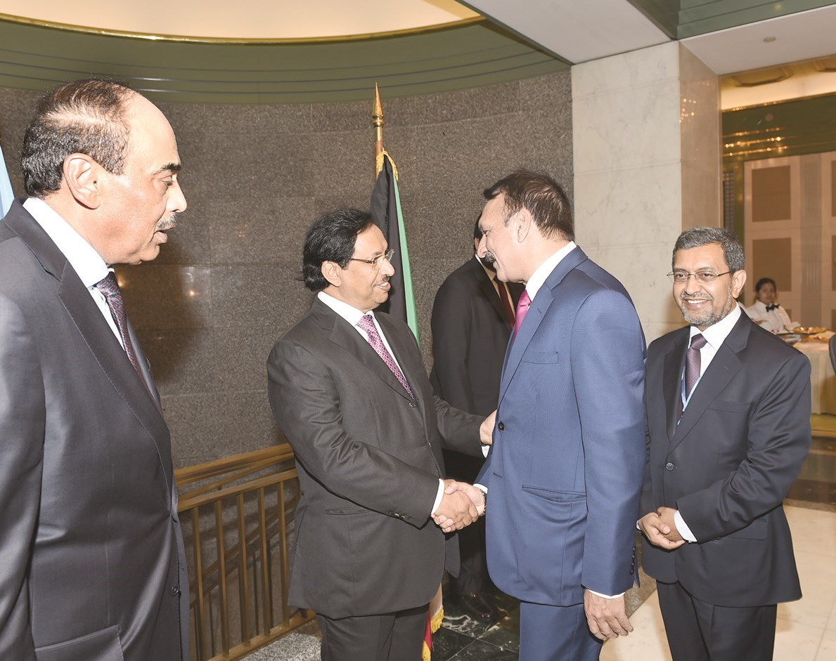 المبارك وصباح الخالد في استقبال الوفود