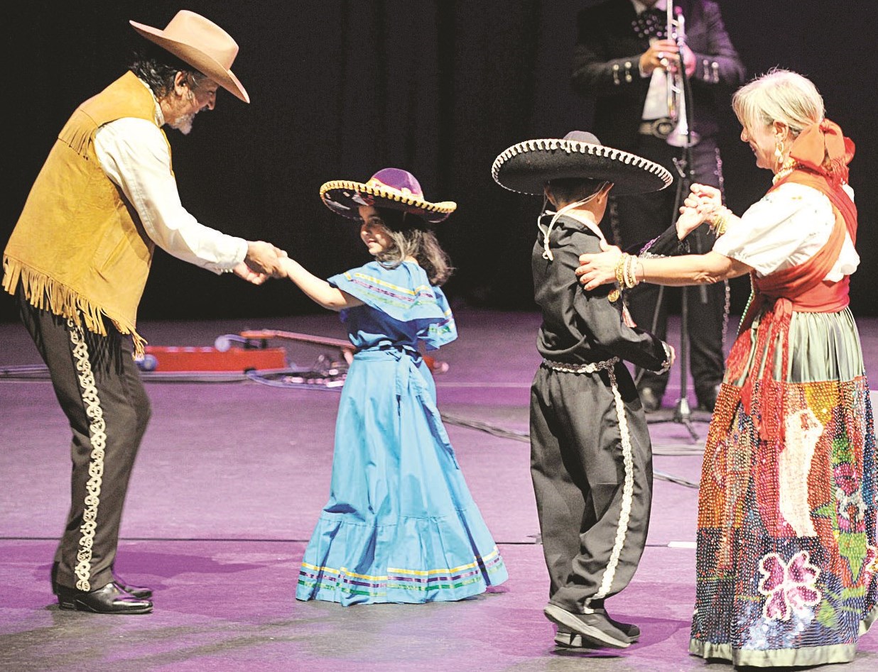 مشاركة طفولية في العرض