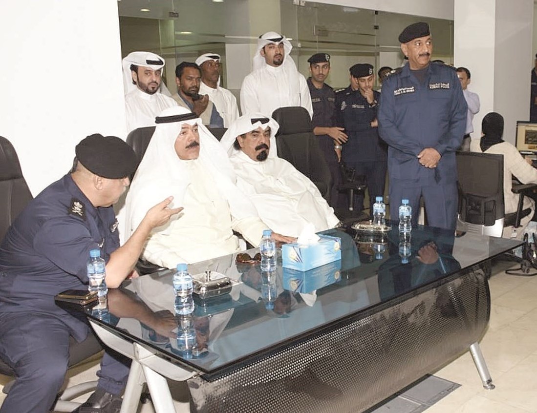 الخالد متوسطاً الفهد والخليفة خلال إحدى محطات الجولة