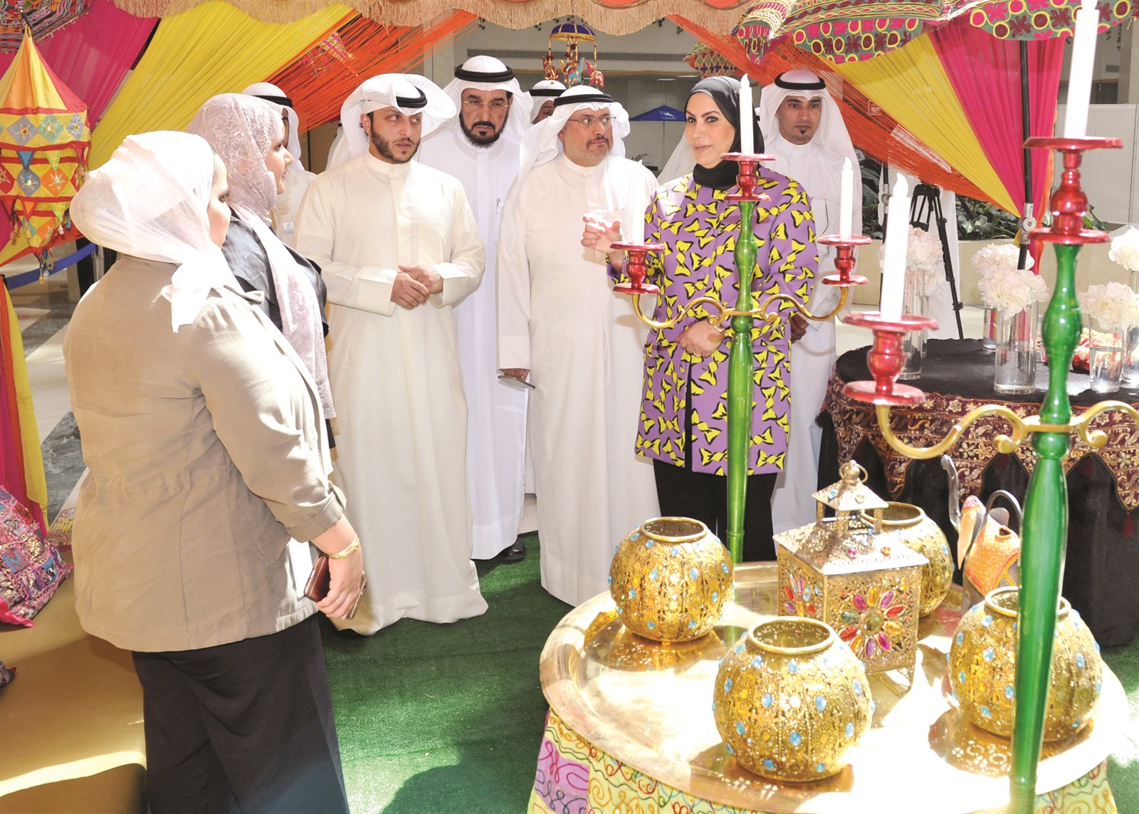 u0627u0644u063au0646u064au0645 u0623u0645u0627u0645 u0623u062du062f u0645u0639u0627u0631u0636 u0627u0644u0645u0646u062au0648u062cu0627u062a u0627u0644u062eu0632u0641u064au0629 (u062au0635u0648u064au0631 u0633u0639u062f u0647u0646u062fu0627u0648u064a)