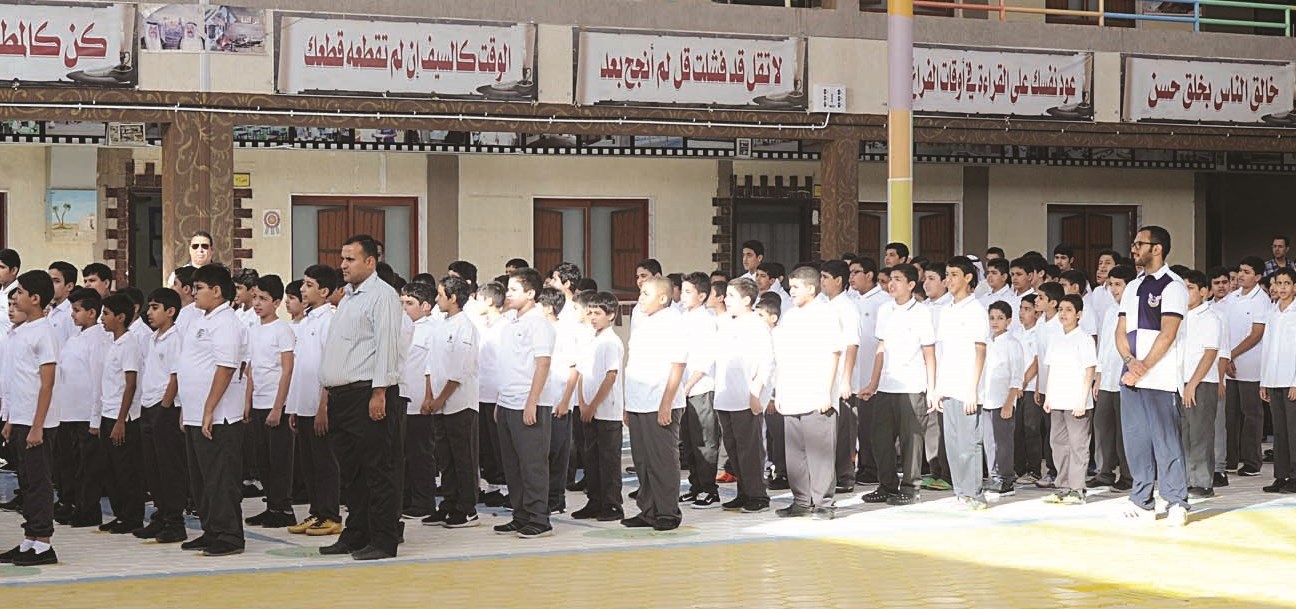 ... والطابور في مدرسة بنين