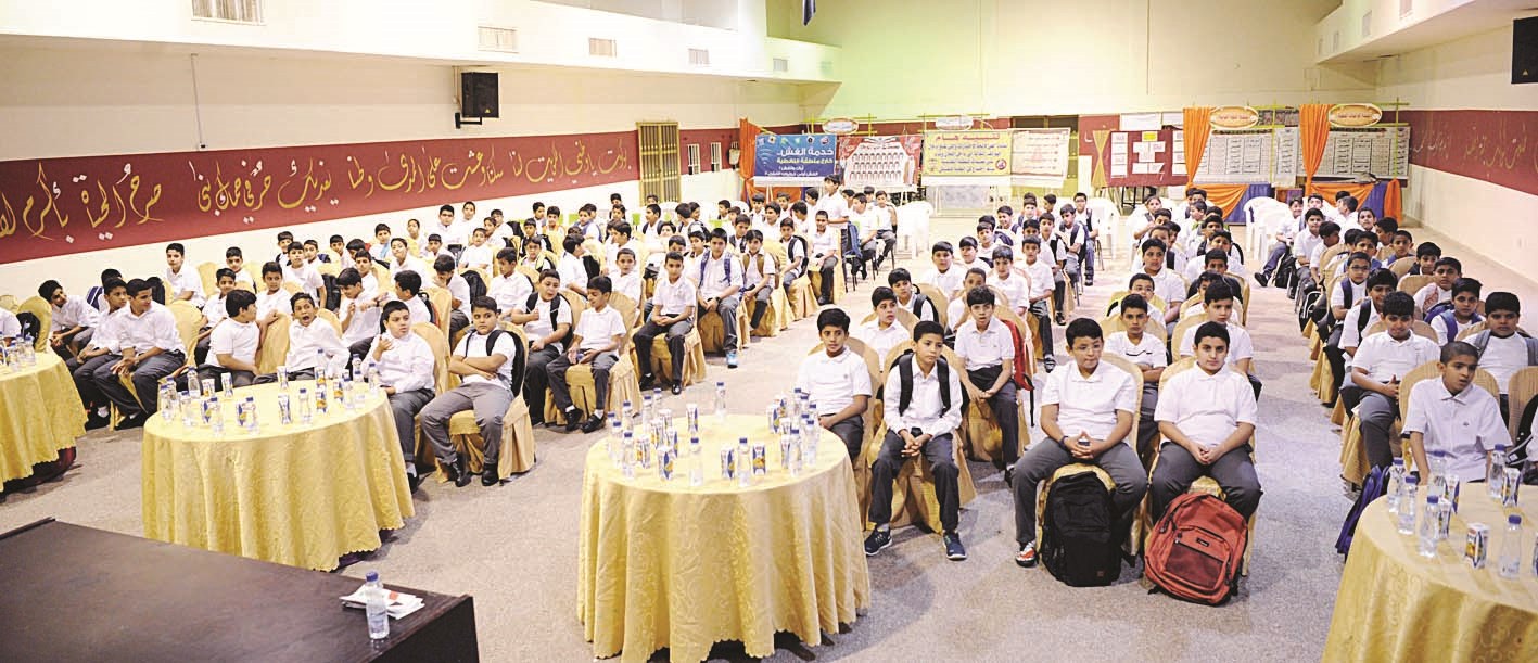 u0644u0642u0627u0621 u062au0631u062du064au0628u064a u0628u0627u0644u0648u0627u0641u062fu064au0646 u0627u0644u062cu062fu062f u0625u0644u0649 u0627u0644u0645u0631u062du0644u0629 u0627u0644u0645u062au0648u0633u0637u0629  (u062au0635u0648u064au0631 u0646u0627u064au0641 u0627u0644u0639u0642u0644u0629)