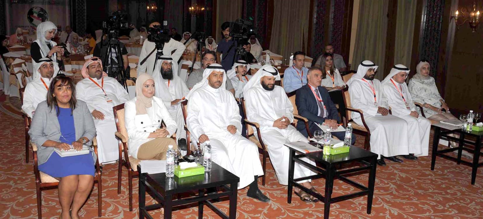 u0645u0645u062bu0644 u0648u0632u064au0631 u0627u0644u062au0631u0628u064au0629 u064au062au0642u062fu0645 u0627u0644u062du0636u0648u0631 u0641u064a u0627u0641u062au062au0627u062d u0627u0644u0645u0646u062au062fu0649 (u062au0635u0648u064au0631 u0643u0631u0645 u0630u064au0627u0628)