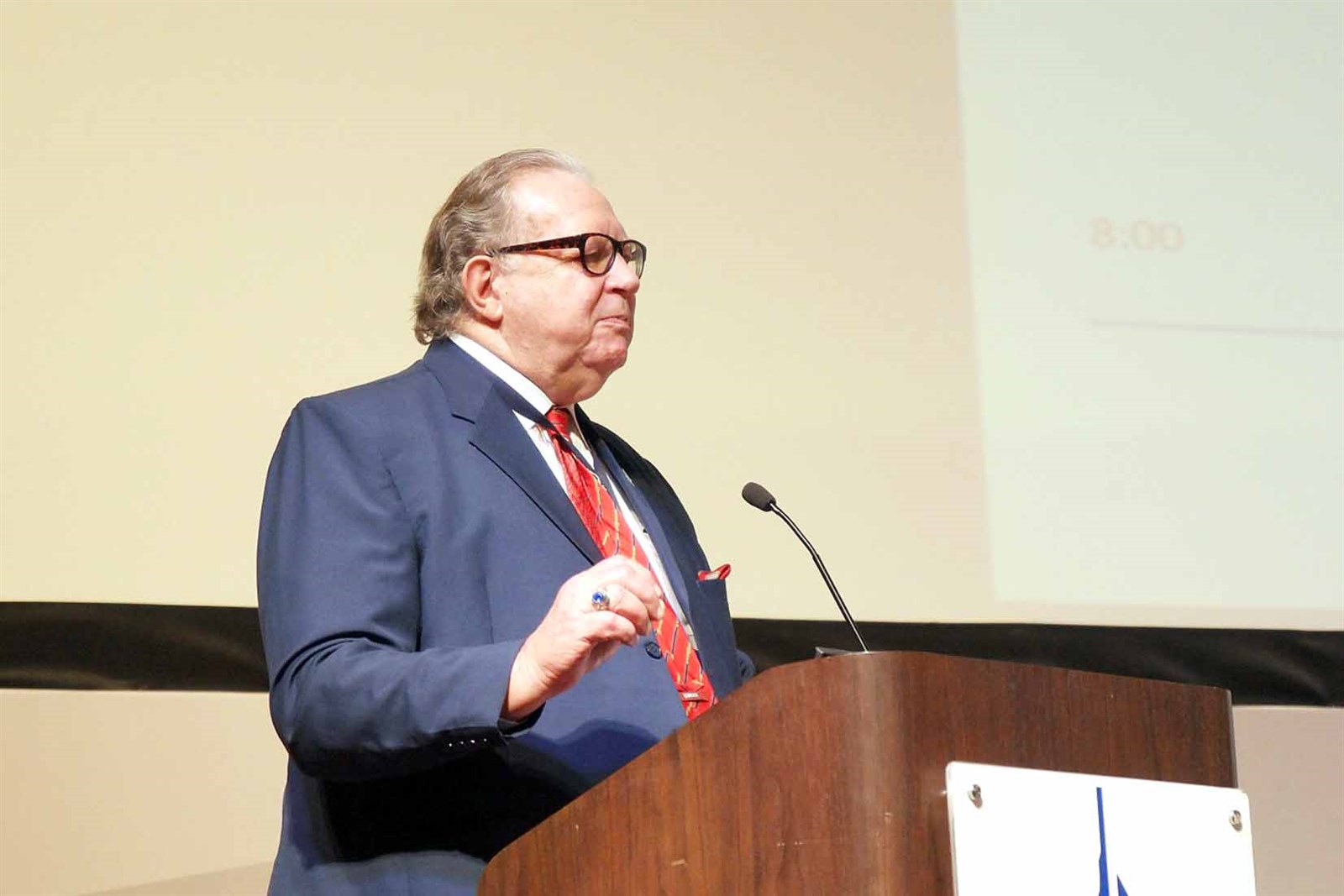 u0628u064au062au0633 u064au0644u0642u064a u0643u0644u0645u0629 u0625u0644u0649 u0627u0644u0645u0633u062au062cu062fu064au0646