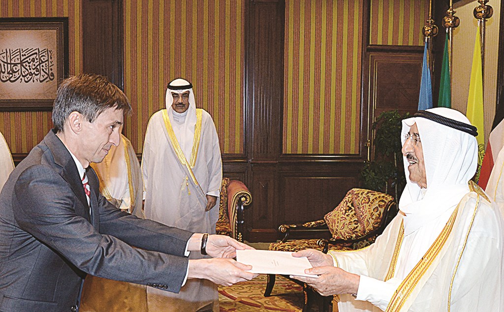 u0633u0645u0648 u0627u0644u0623u0645u064au0631 u064au062au0633u0644u0645 u0623u0648u0631u0627u0642 u0627u0639u062au0645u0627u062f u0633u0641u064au0631 u0627u0644u0646u0645u0633u0627