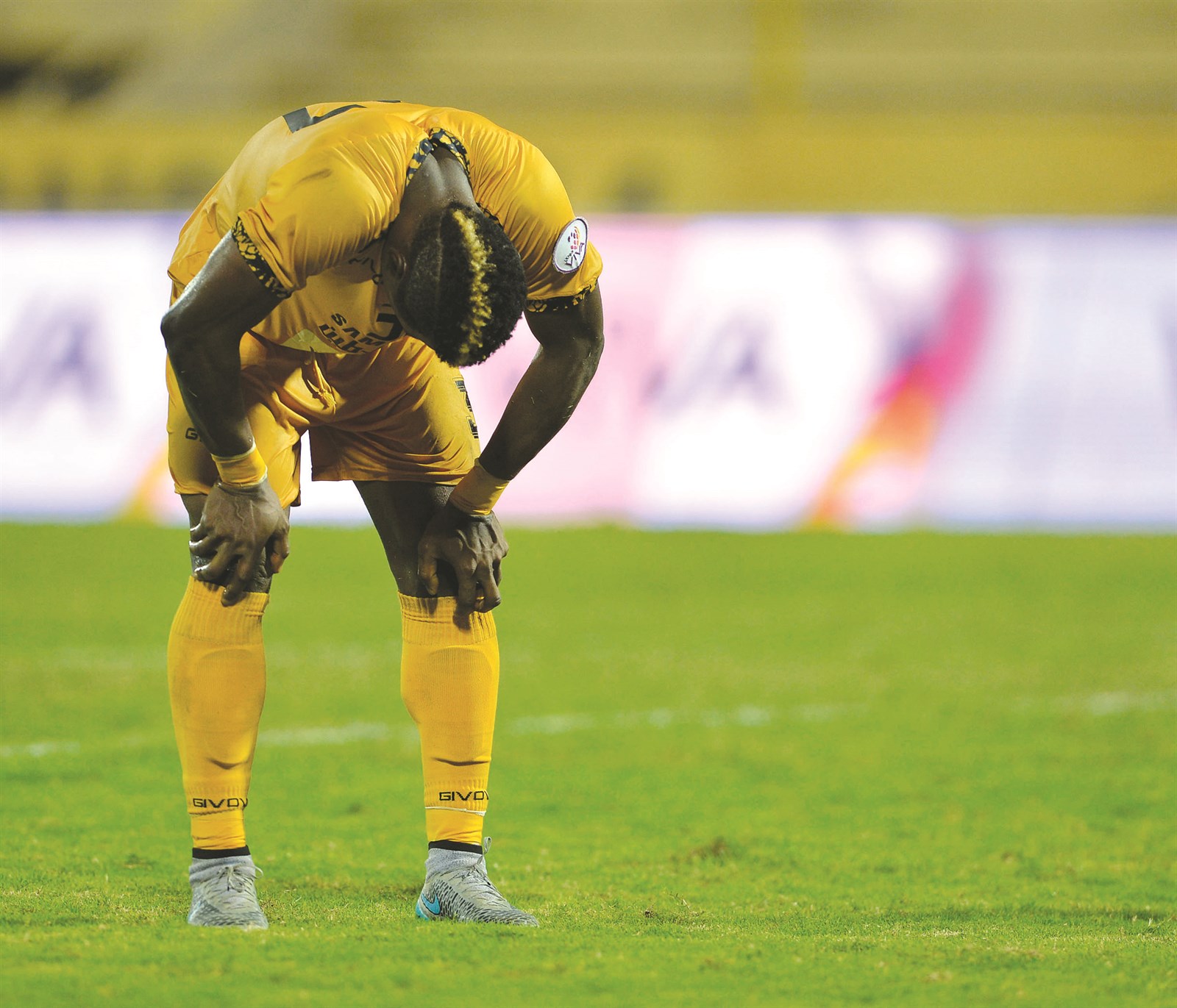 u0633u0648u0645u0627u064au0644u0627 u0623u0639u0644u0646 u00abu0627u0644u0639u0635u064au0627u0646u00bb u0639u0644u0649 u0627u0644u0642u0627u062fu0633u064au0629  (u0627u0644u0623u0632u0631u0642 u062fu0648u062a u0643u0648u0645)