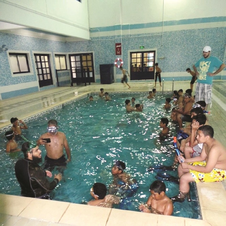 أحواض السباحة في المدارس